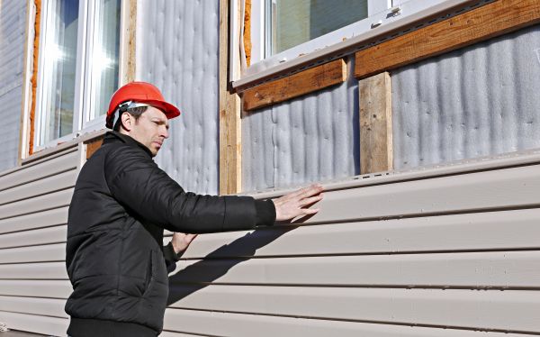 Vinyl Cladding Repair in Burnsville