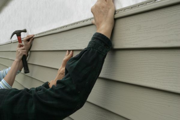 Cost of Insulated Siding Installation in Burnsville